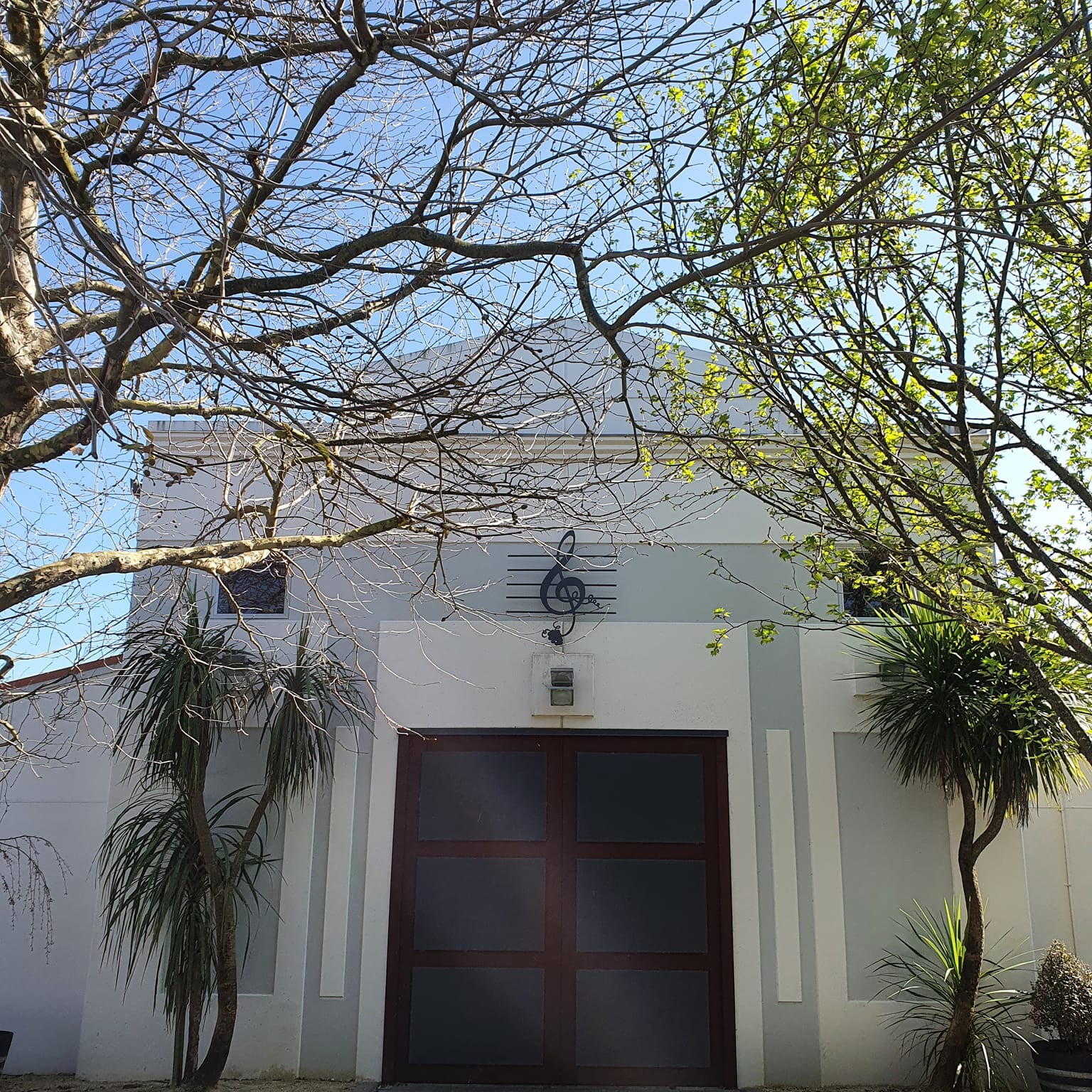 Entrance to restaurant 