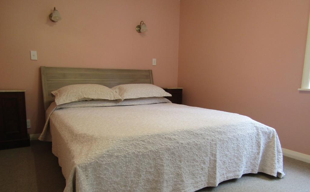 Poplar Cottage bedroom 
