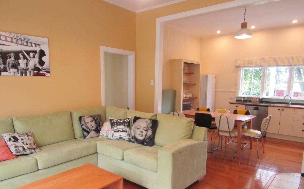 Poplar Cottage living area