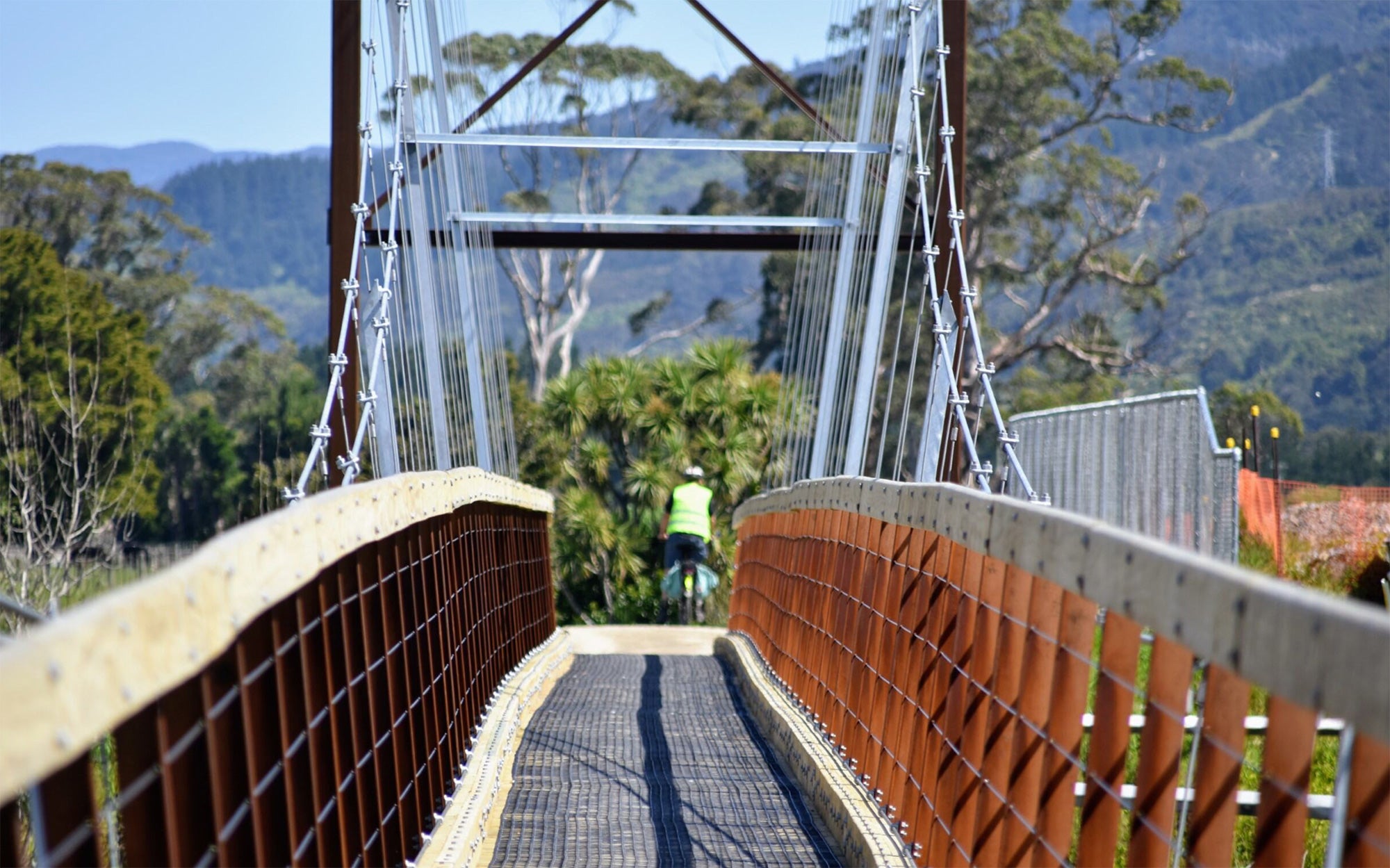 Cycle path suspension bridge